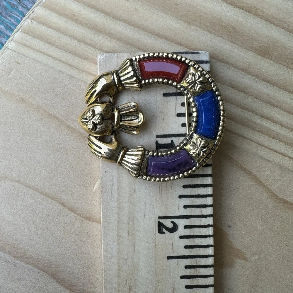 Sol D'or Celtic Claddagh Ireland Brooch Pin 1 5/8 Inch Multi Acrylic Gold‎ Tone